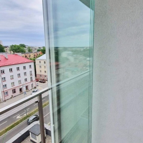 Raamita raamsüsteemid rõdupiiretele, tootja Poola